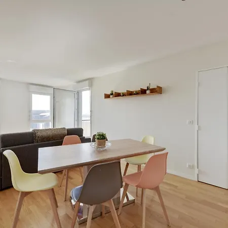 Chic Apart With Great View Of Paris Apartment *